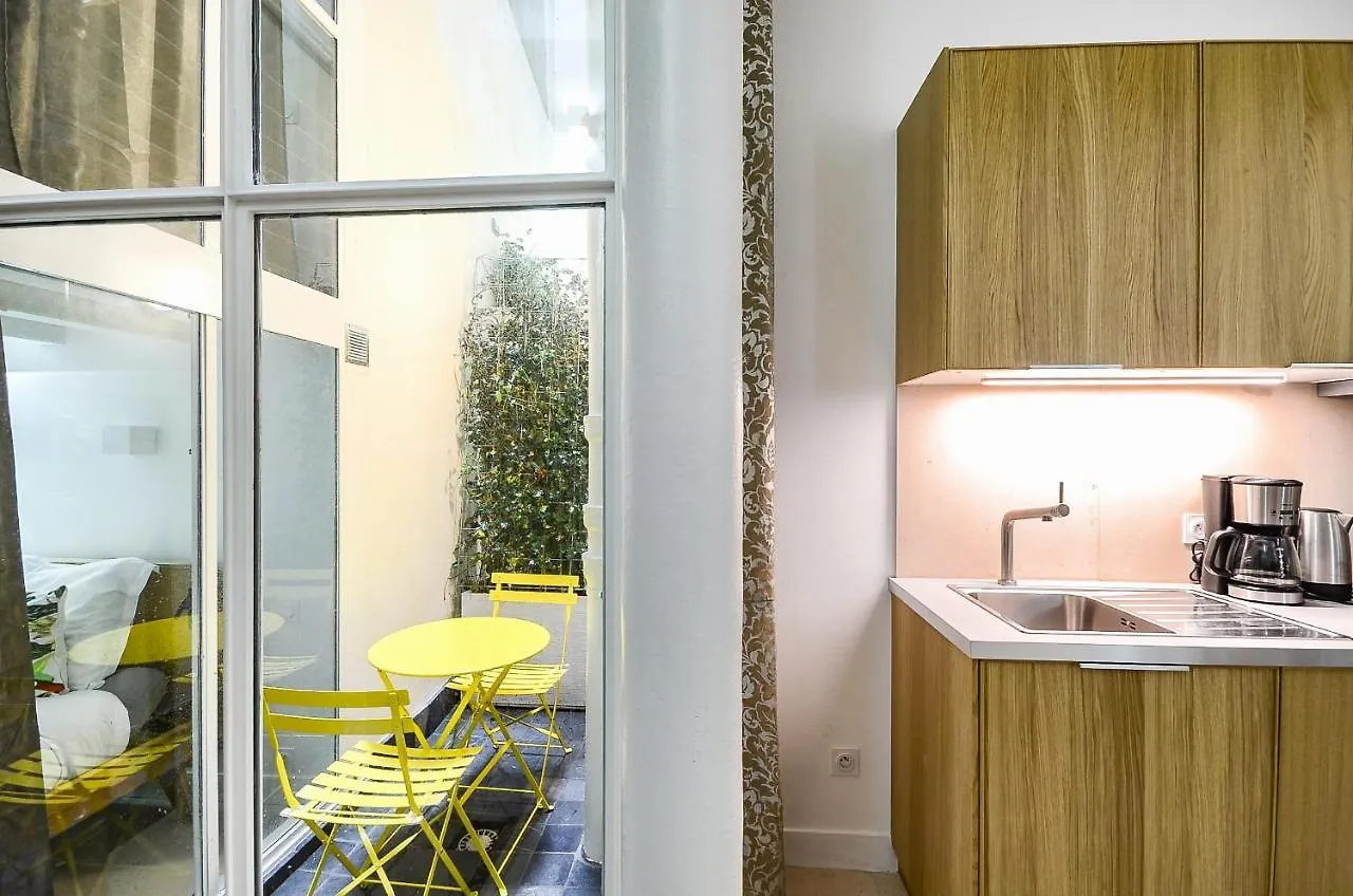 Apartments Paris Centre - At Home Hotel