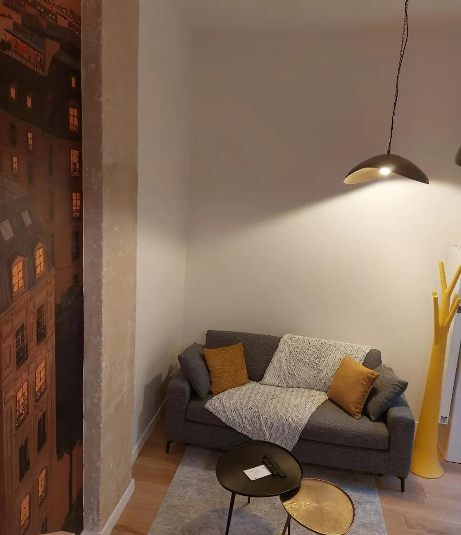 Apartments Paris Centre - At Home Hotel