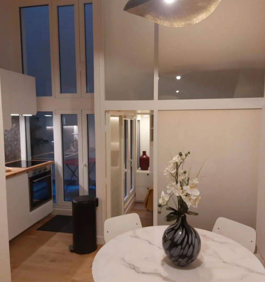Apartments Paris Centre - At Home Hotel