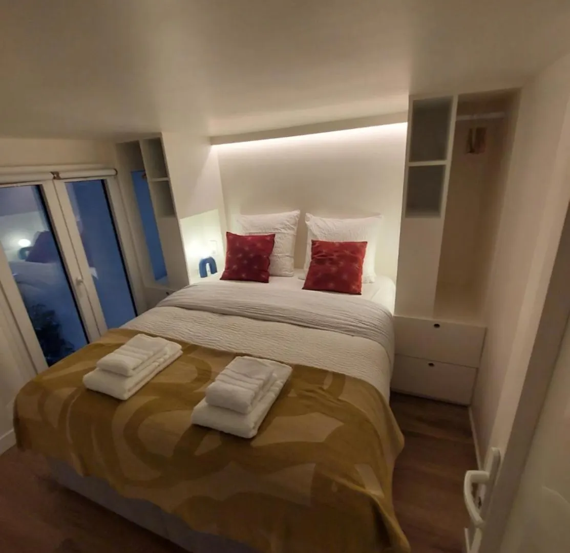 Apartments Paris Centre - At Home Hotel