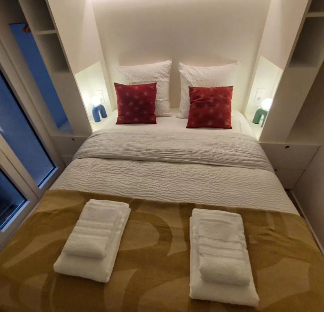 Apartments Paris Centre - At Home Hotel