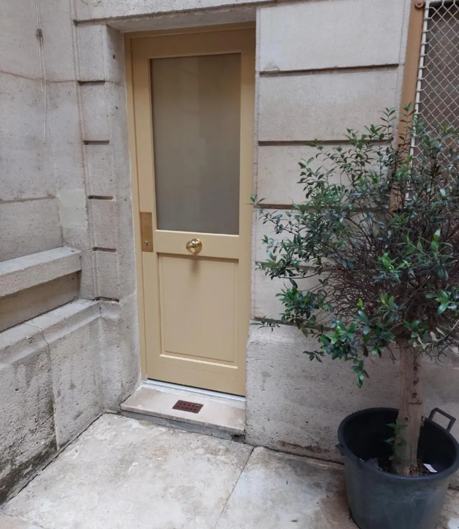 Apartments Paris Centre - At Home Hotel Francia