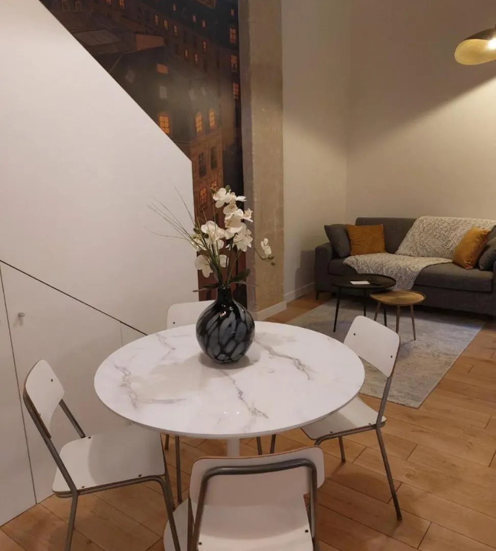 Apartments Paris Centre - At Home Hotel