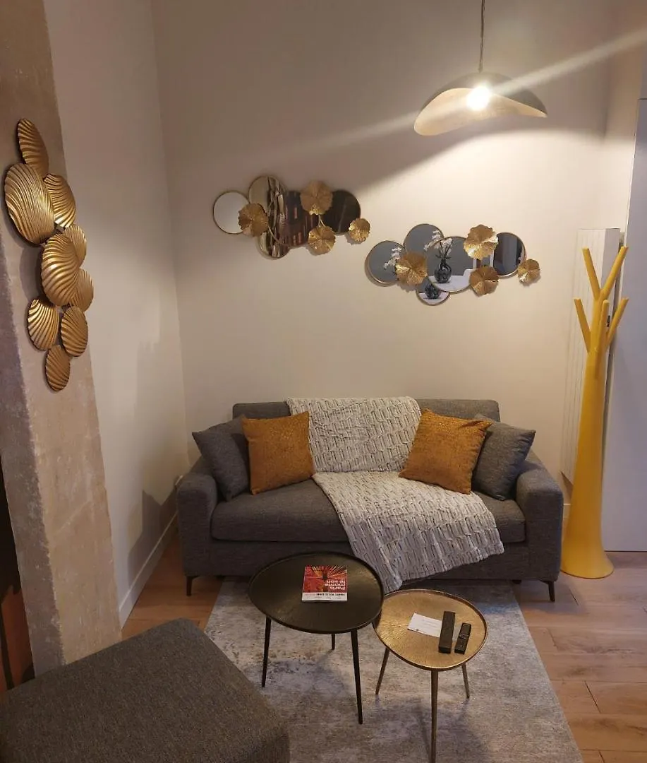 Apartments Paris Centre - At Home Hotel