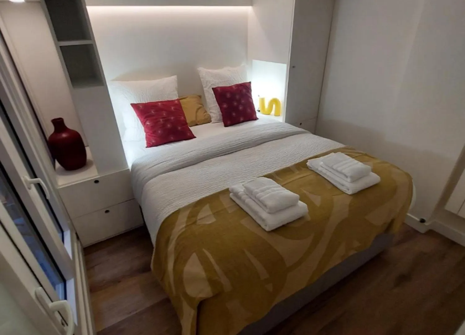 Apartments Paris Centre - At Home Hotel