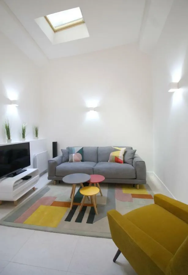 Apartments Paris Centre - At Home Hotel