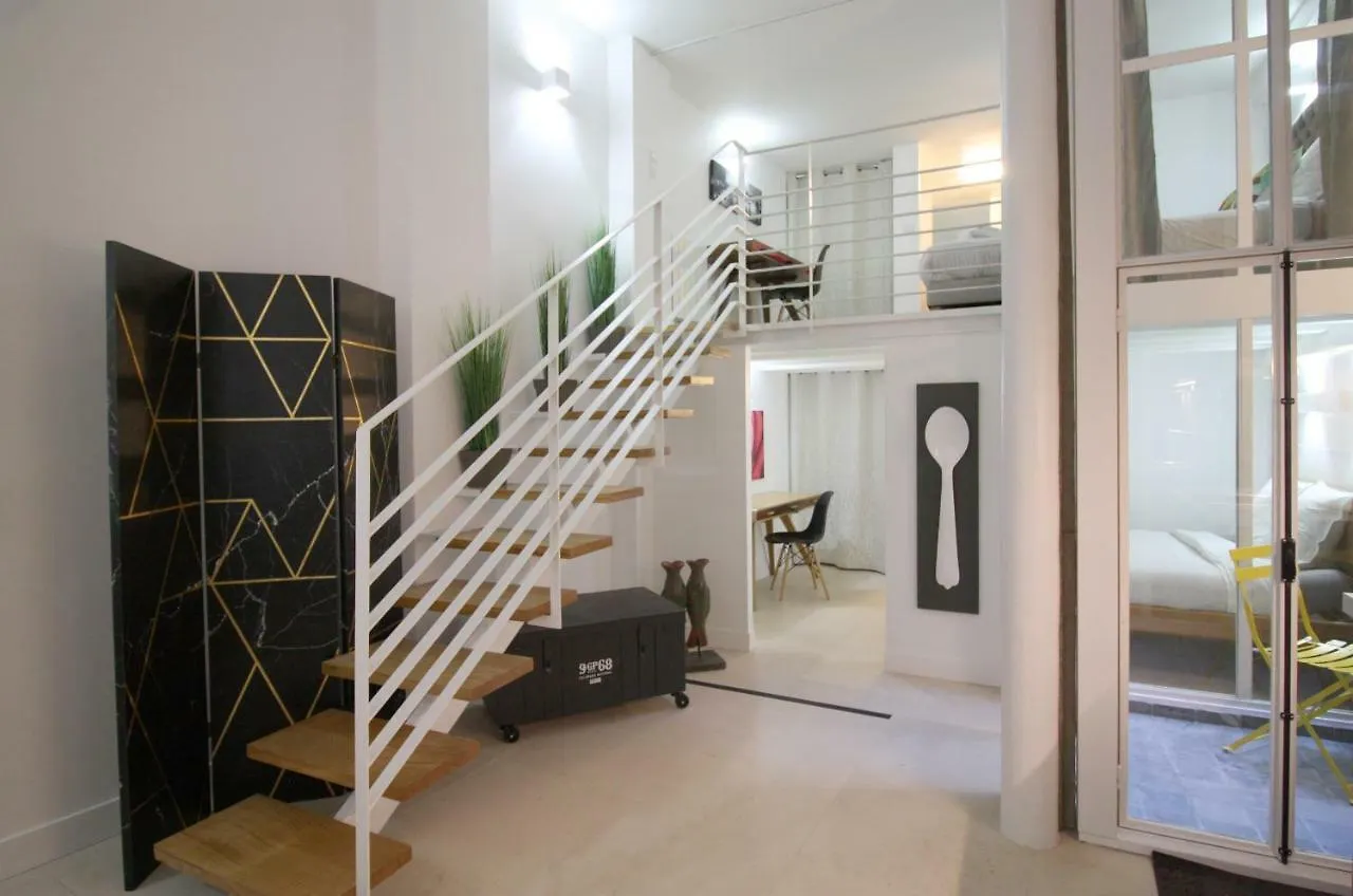Apartments Paris Centre - At Home Hotel Francia