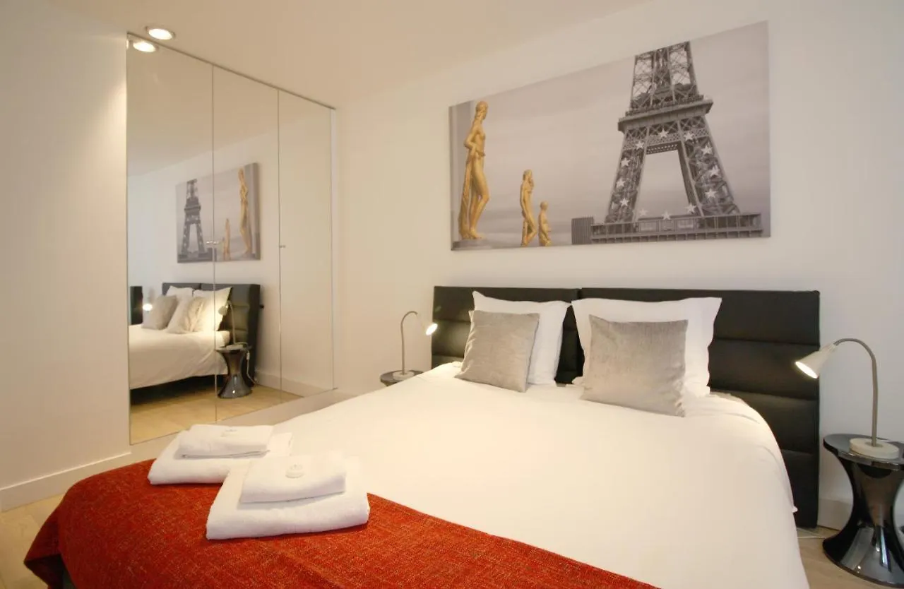 Apartments Paris Centre - At Home Hotel 0*,  Francia