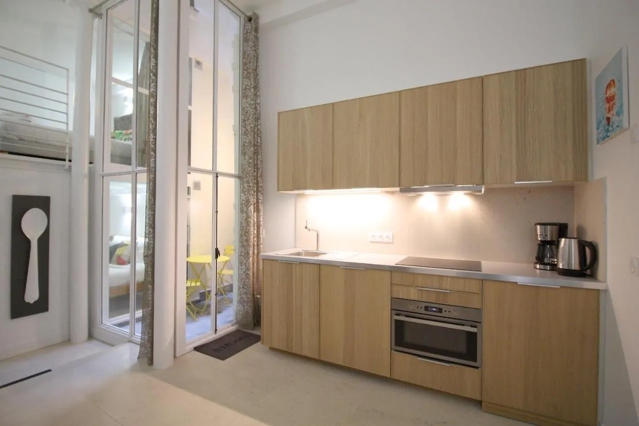 Apartments Paris Centre - At Home Hotel