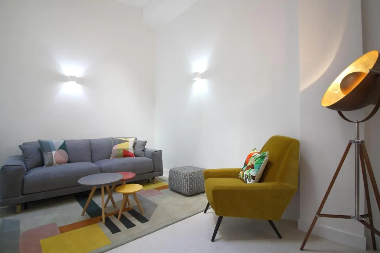 Apartments Paris Centre - At Home Hotel