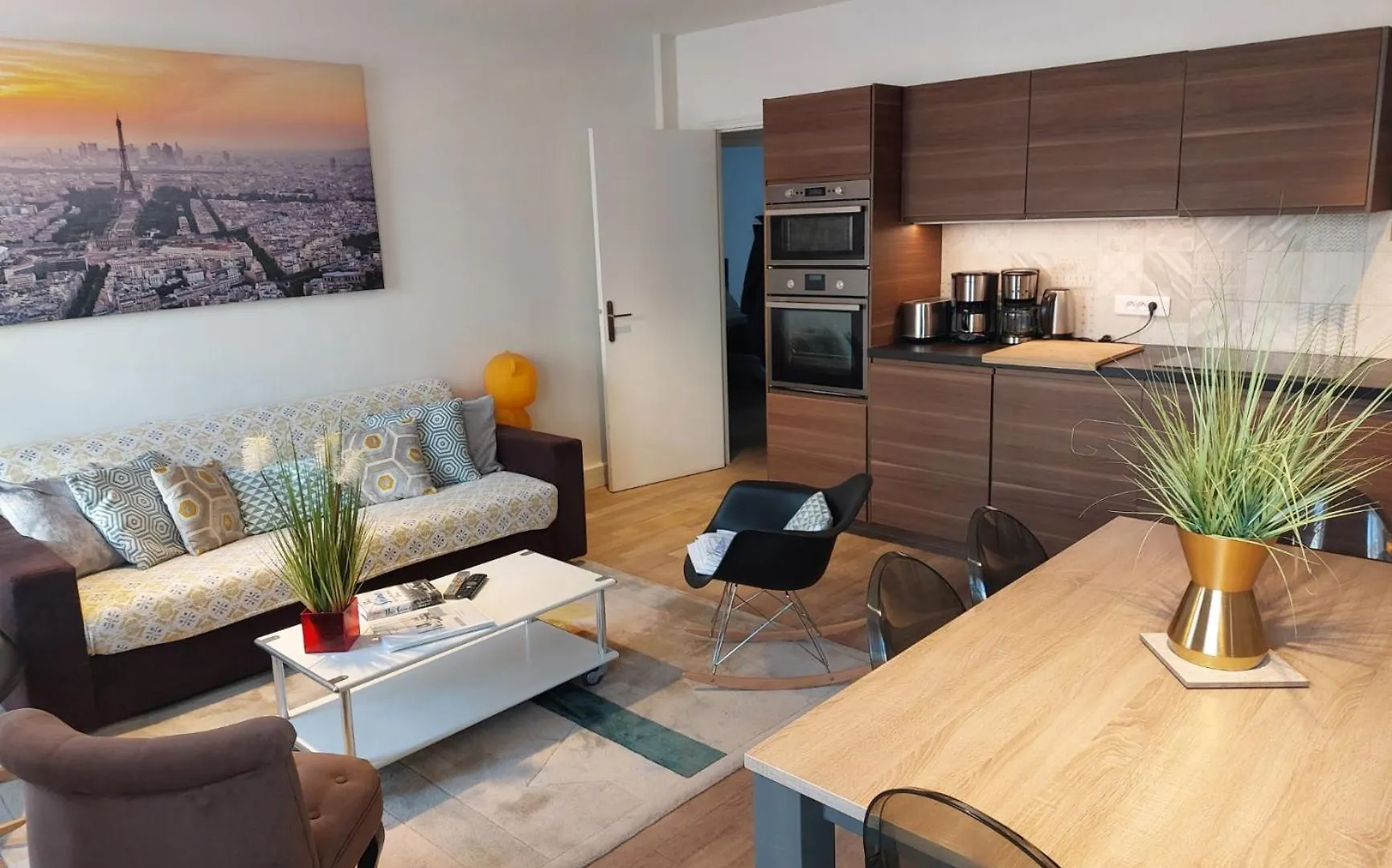 Apartments Paris Centre - At Home Hotel
